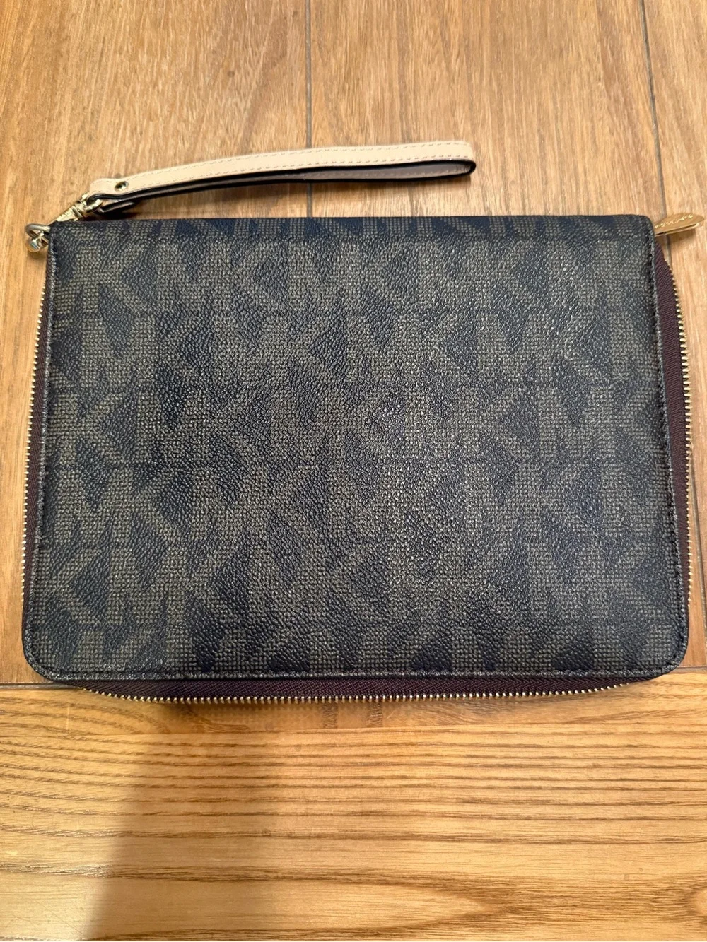 Michael Michael Kors Signature Multifunction Case for iPad/Tablet